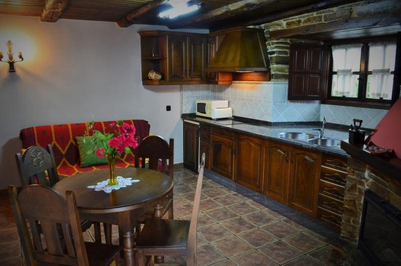 Casa Freixe Apartamentos Rurales سانتا إيولاليا دي أوسكوس المظهر الخارجي الصورة